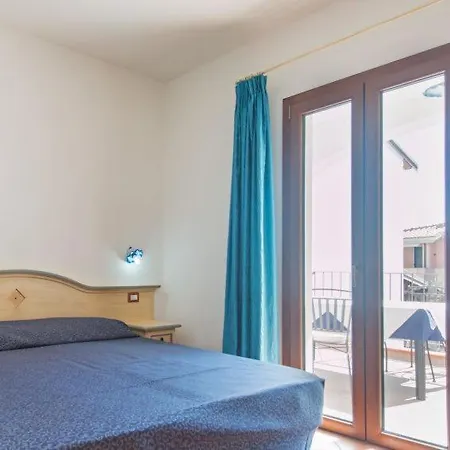 Sleeps 13 Кала-Гононе