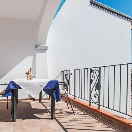 Sleeps 13