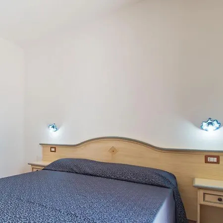 Дом отдыха Sleeps 13