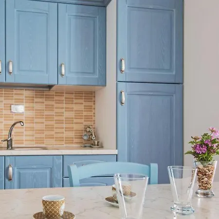 Sleeps 13 *